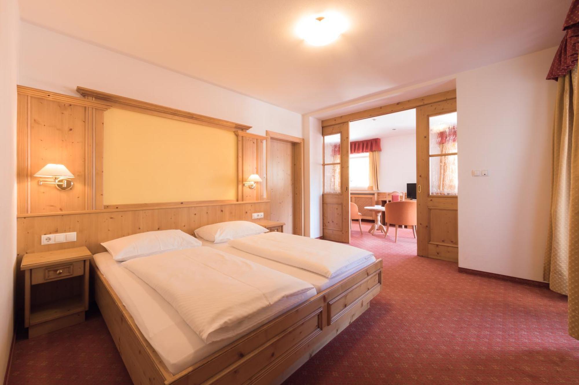 קוללבו Berghotel Zum Zirm מראה חיצוני תמונה