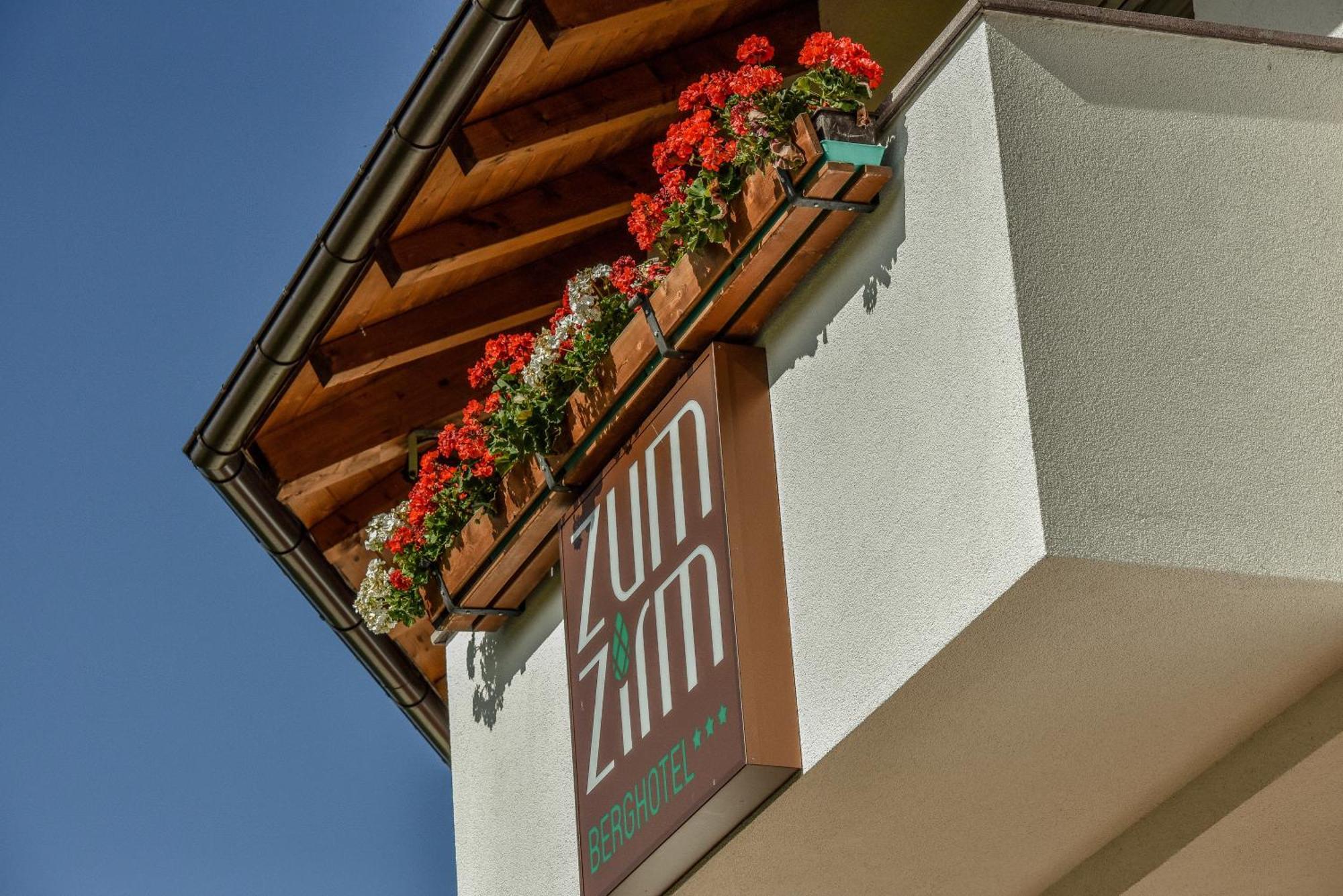 קוללבו Berghotel Zum Zirm מראה חיצוני תמונה